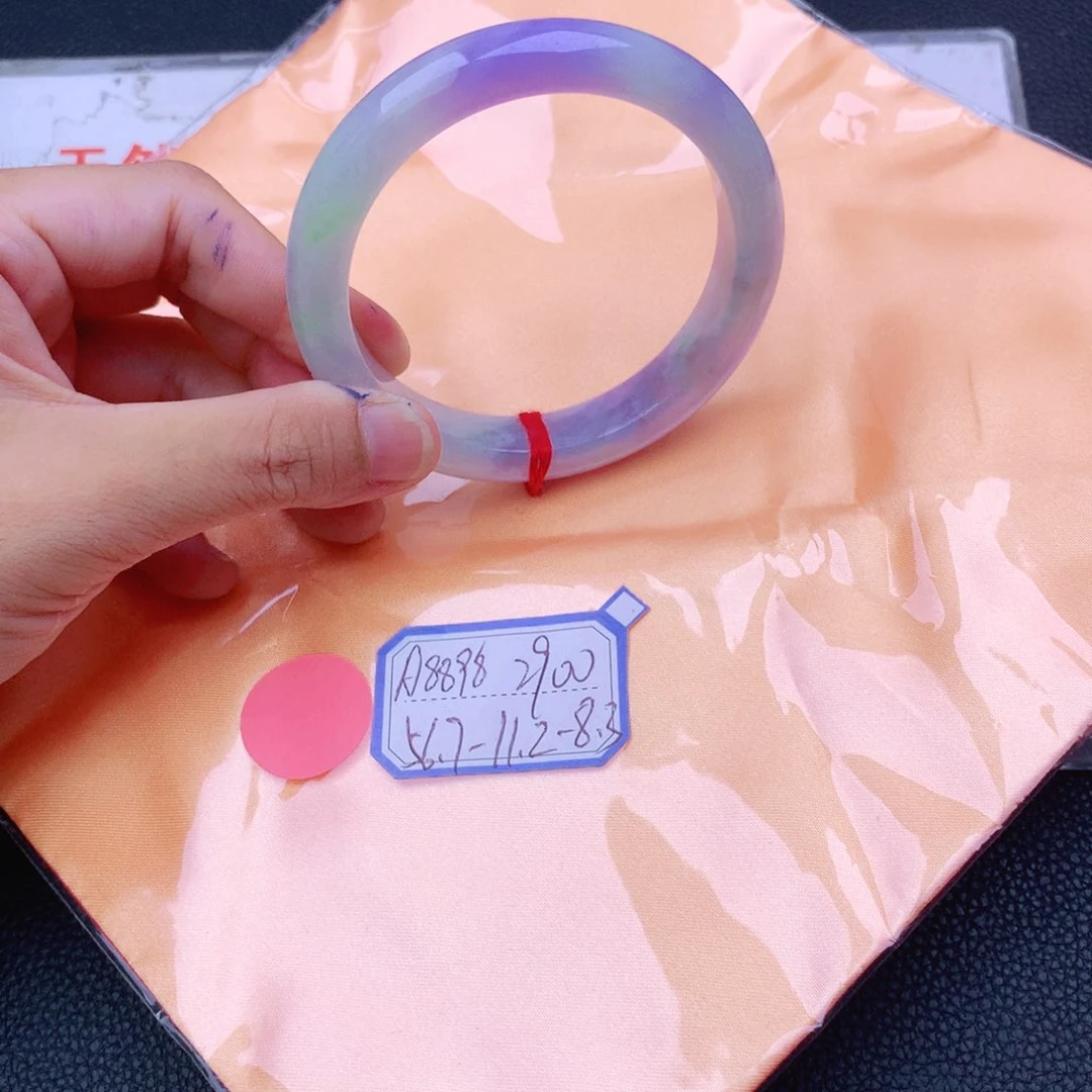 翡翠手镯未镶嵌翡翠