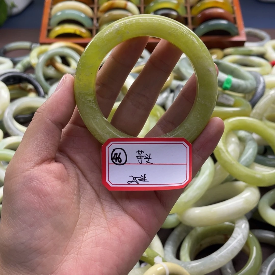 芋****蛇纹石玉未镶嵌手镯