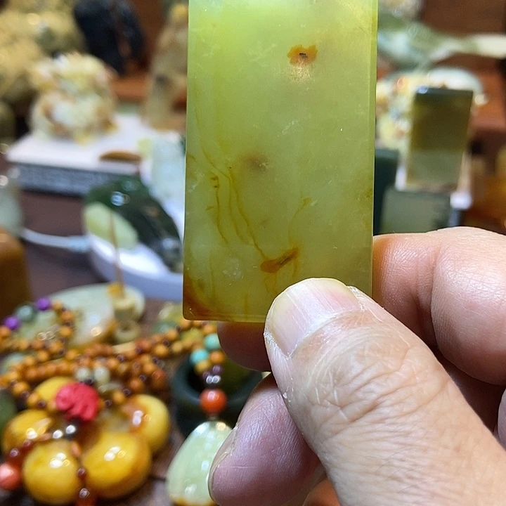 蛇纹石玉未镶嵌珠宝奇石