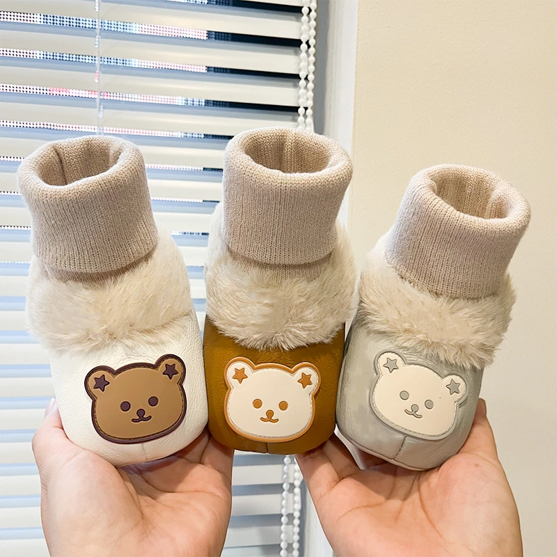 2025新款秋冬新生婴儿鞋袜加绒0-1岁男女宝宝不掉跟保暖袜步前鞋