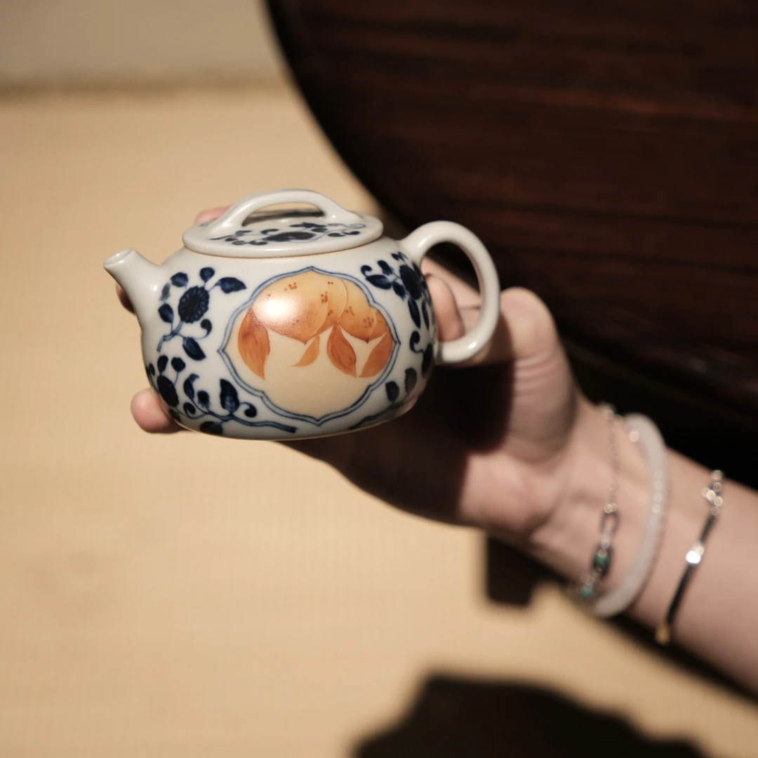 【半闲】归屿堂 | 缠枝莲开窗黄桃汉瓦壶