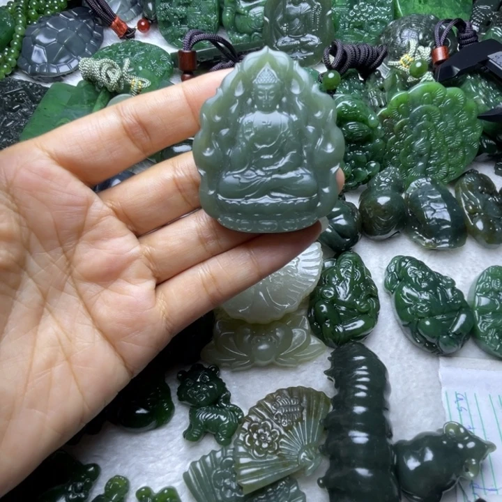 和田玉未镶嵌颈饰