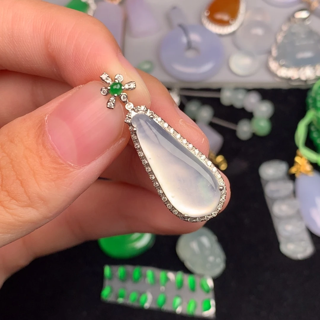 未镶嵌挂件翡翠尺寸：32.0/11.1/6.4