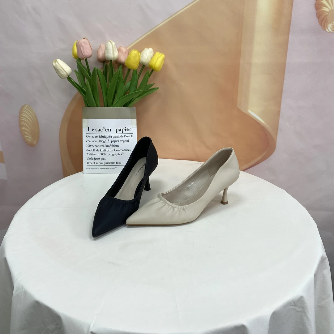 80500春秋新款时尚气质百搭细跟尖头单鞋F