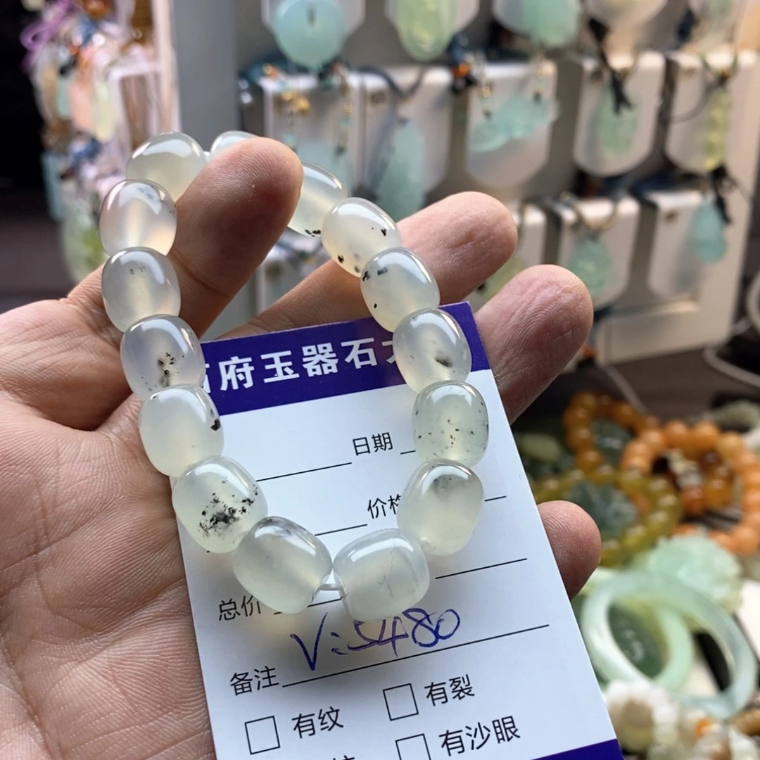 未镶嵌蛇纹石玉颈饰