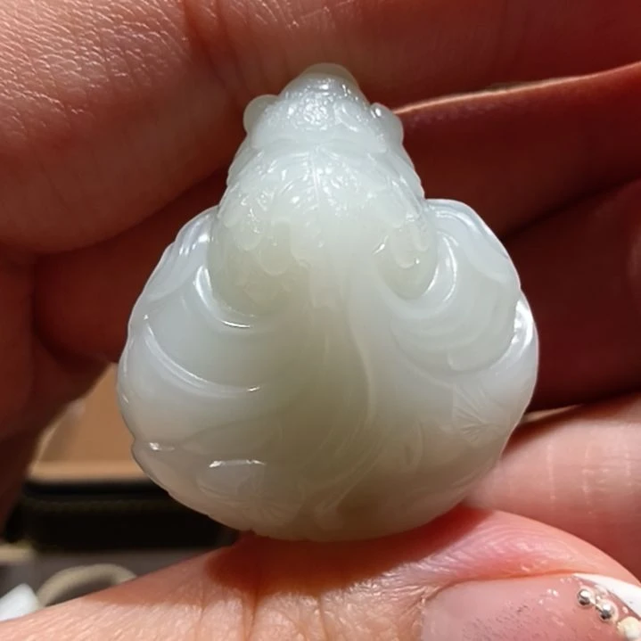 颈饰未镶嵌和田玉（白玉）