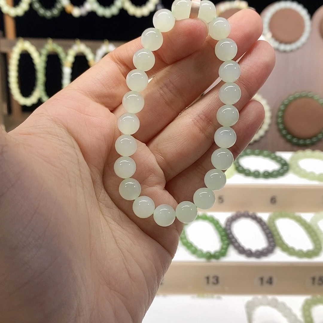 蜗***i和田玉未镶嵌手链