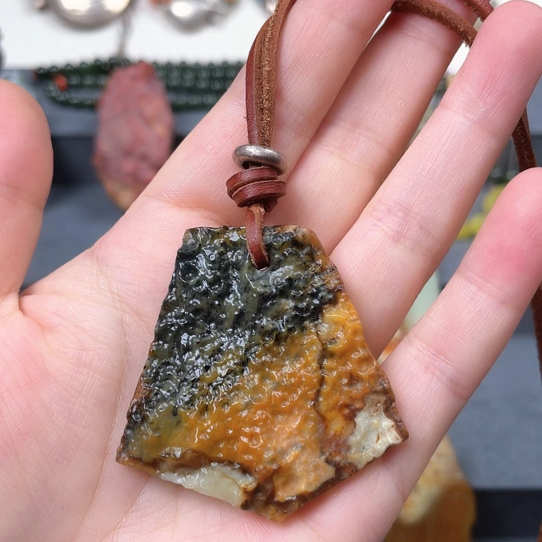 蛇纹石玉合金颈饰