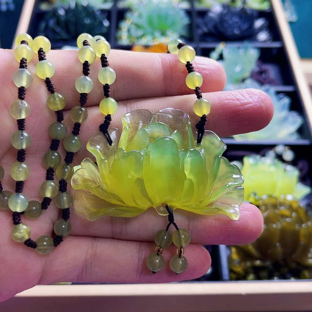 淡***新蛇纹石玉未镶嵌颈饰