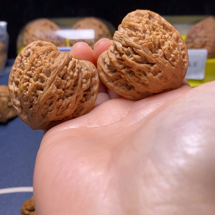 把件文玩核桃野生不知名