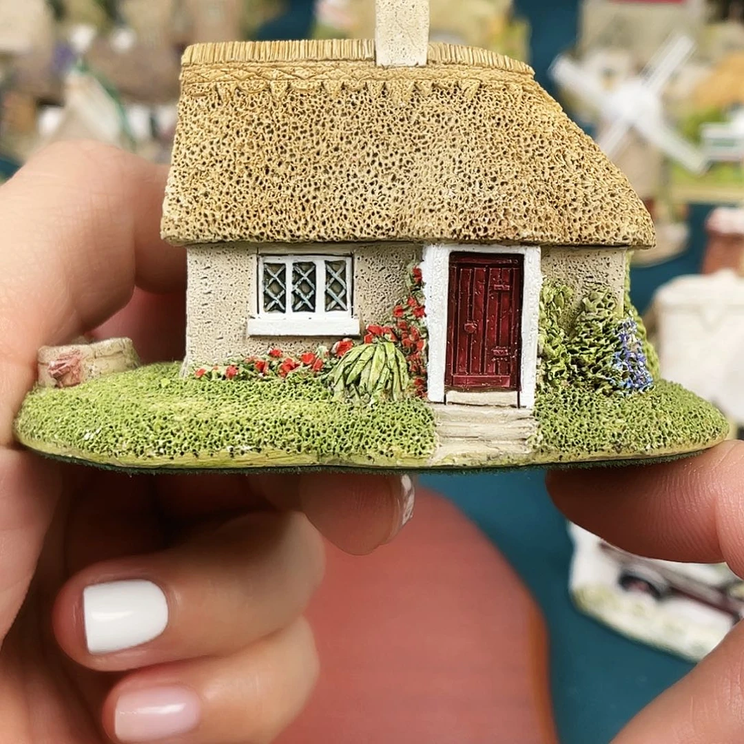摆件摆件Lilliputlane38Daisy Cottage