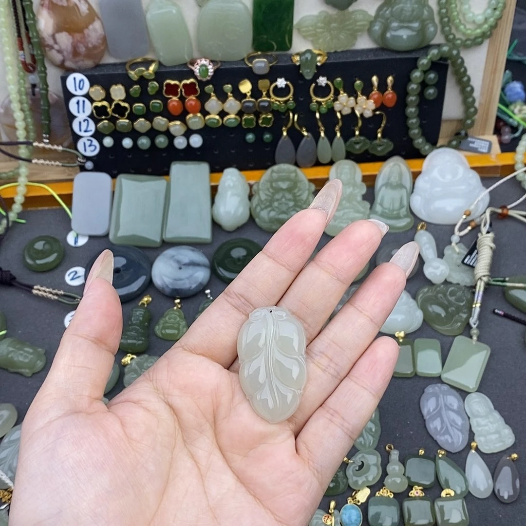 和田玉未镶嵌吊坠(不含链)