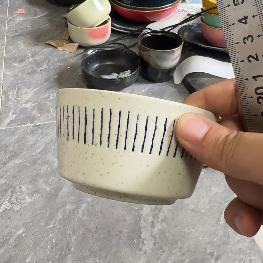 瓷片短线米饭碗一个，