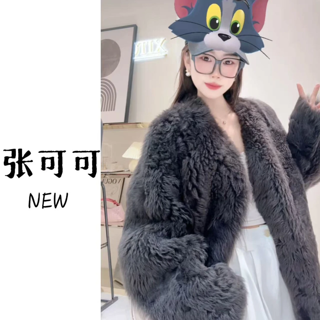 张可可24FW ｜NEW质感V领中长款托斯卡纳女士皮毛一体外套XT37313
