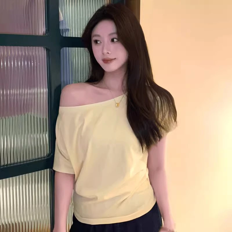 黄色斜肩露肩短袖t恤女夏2025新款宽松显瘦独特超好看一字肩上衣