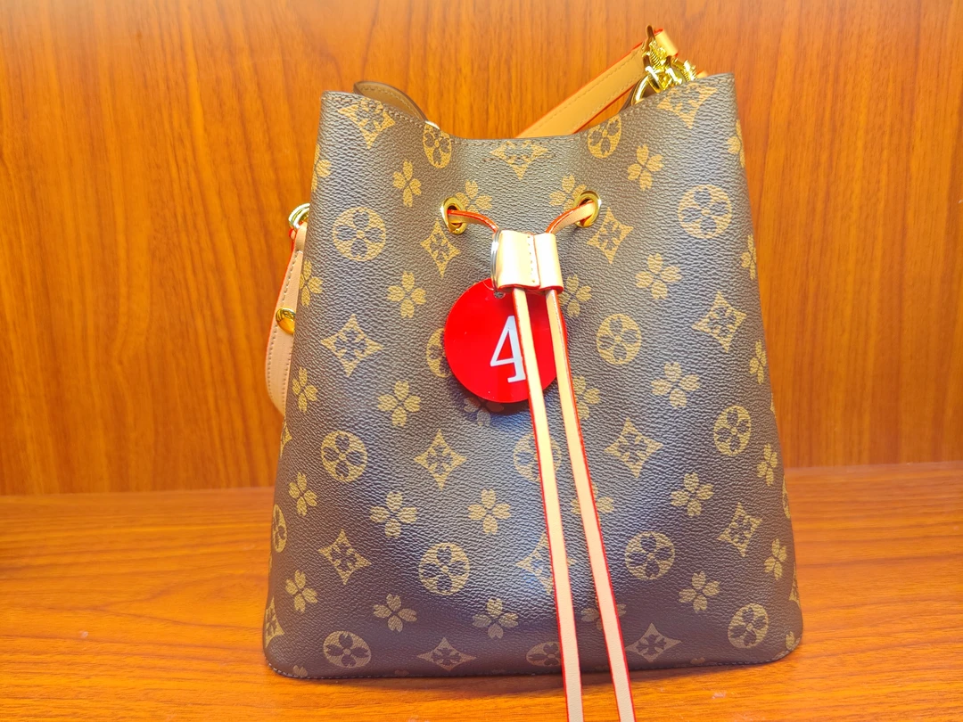 【4号】秋冬新水桶包时尚轻奢