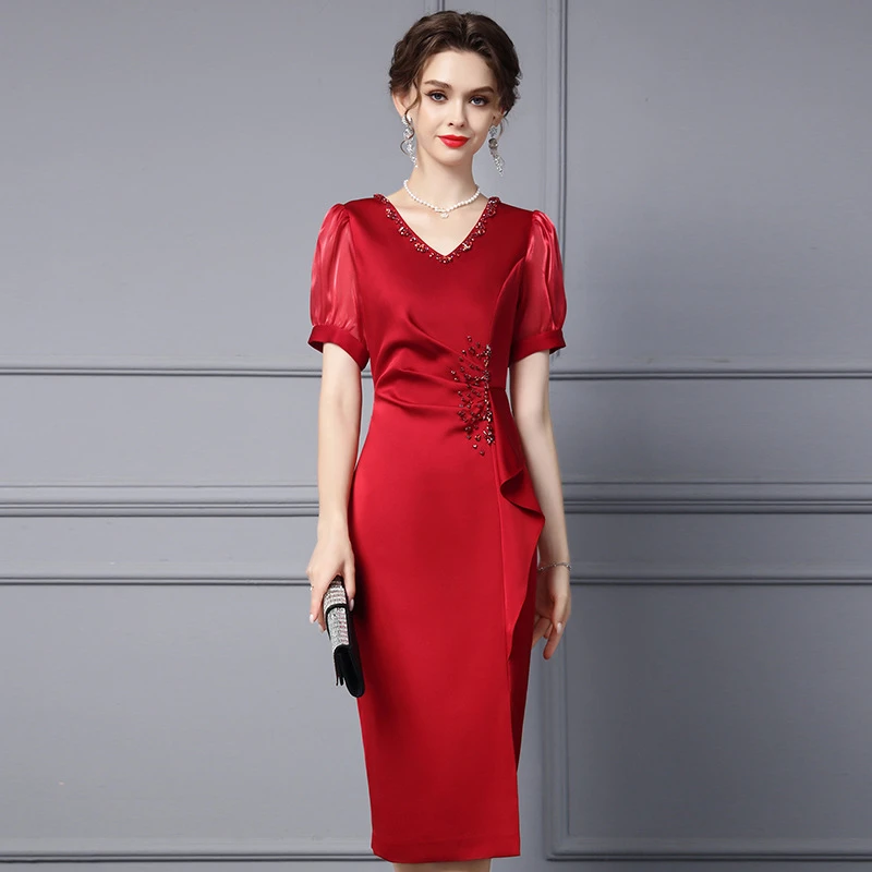智丽酒红色连衣裙女2025春季新款过年精致钉钻高档中长款包臀裙子