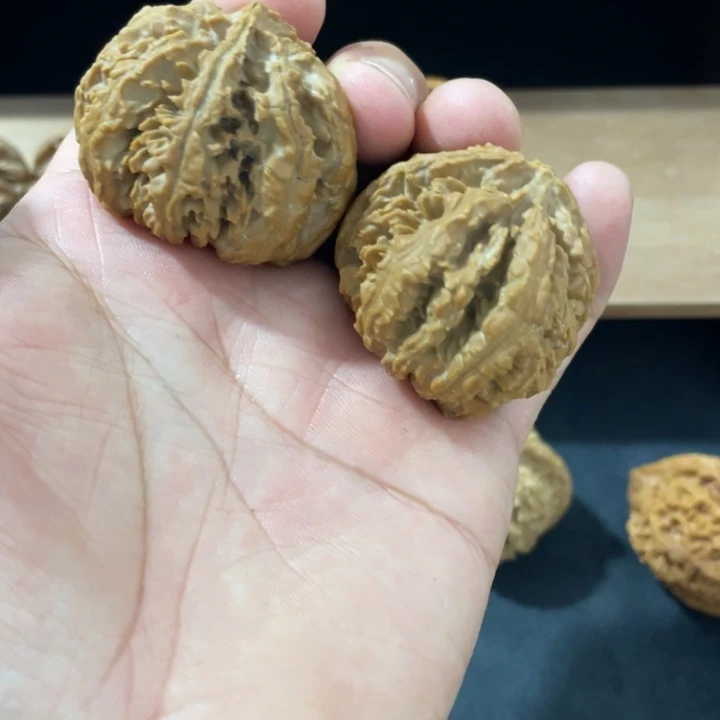 树脂制品中****绘秦岭老王核桃灯笼