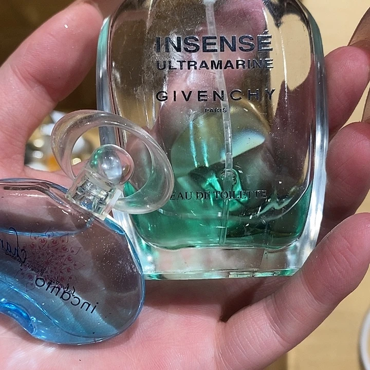 球***菲中古饰品香水沐浴露