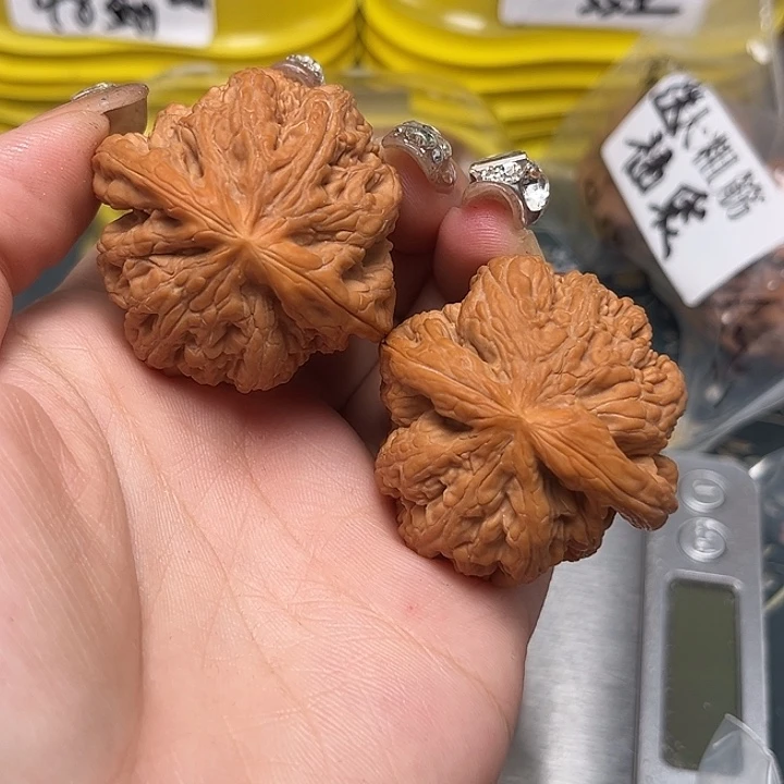 桃核吊坠43-29956-02