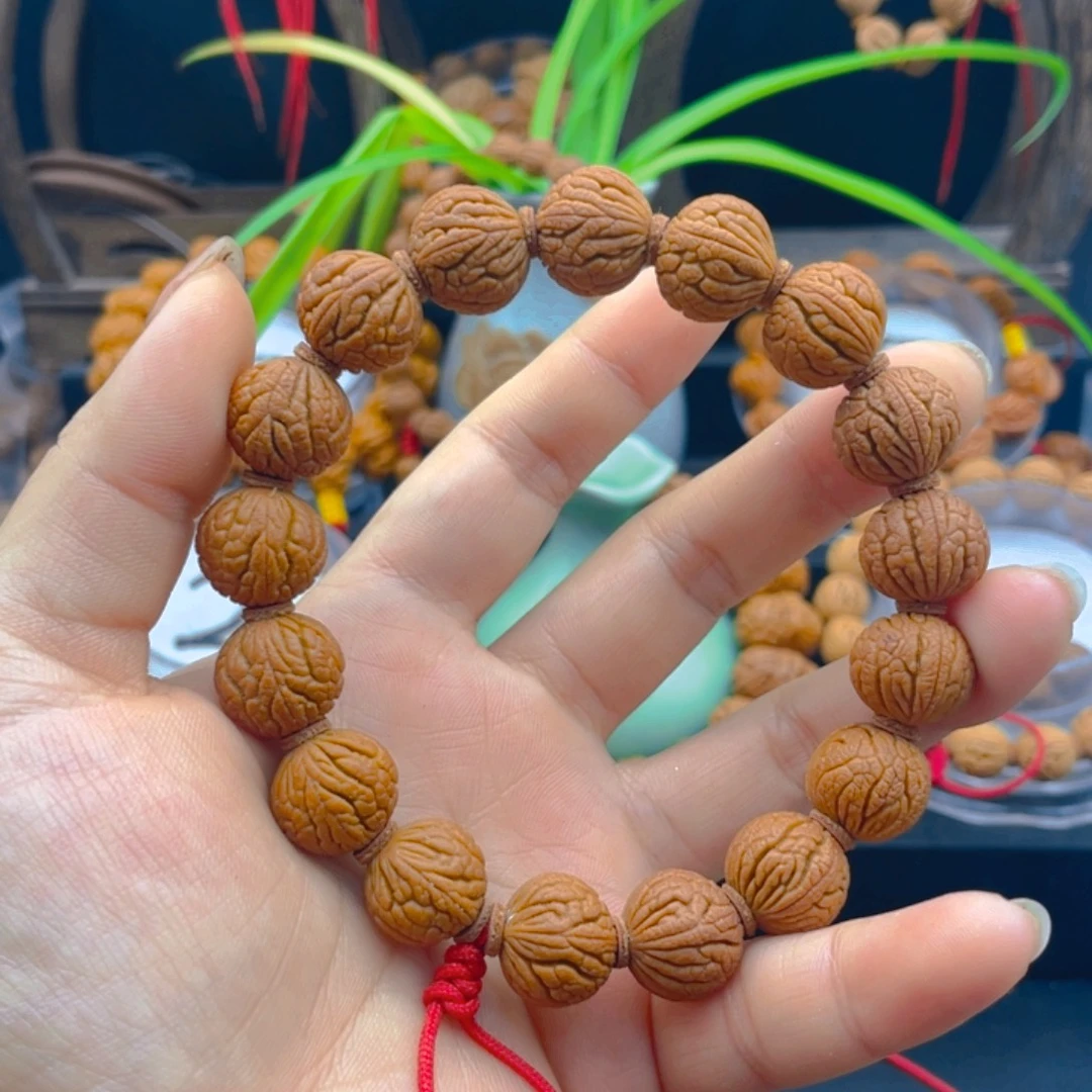 仿古甲骨文。红红火火