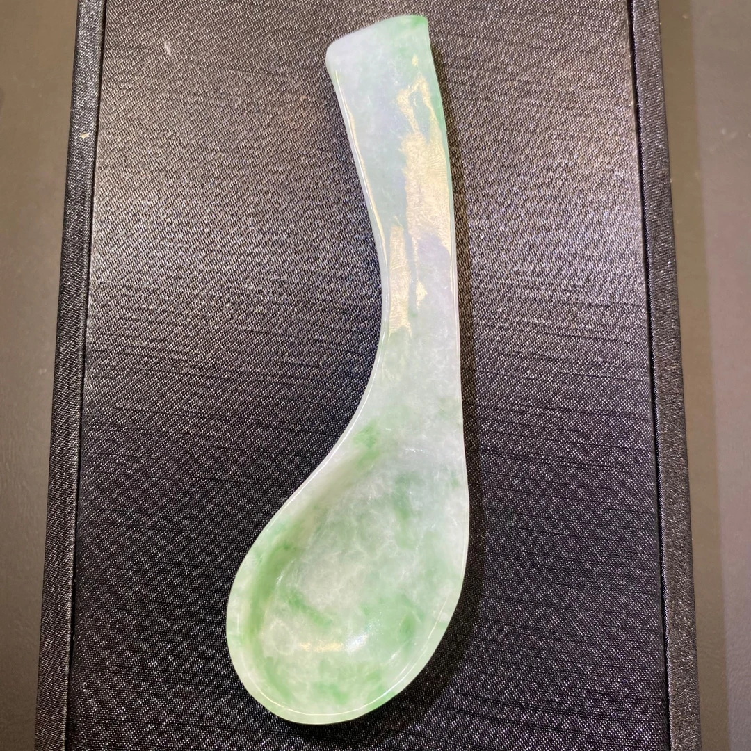 6天然缅甸翡翠A货冰飘绿勺子/800280/北京银座拍卖