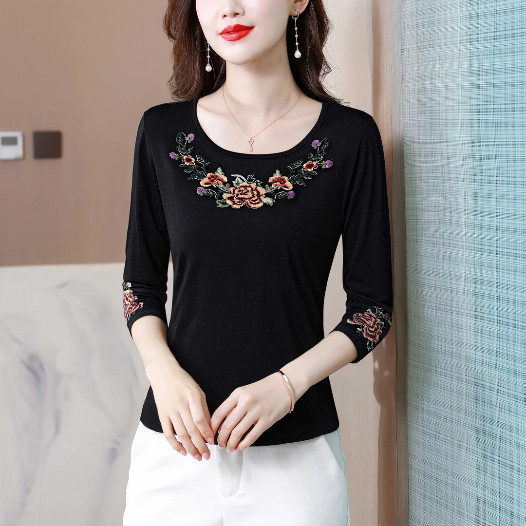 妈妈秋装黑色长袖t恤新款圆领打底衫国风内搭新中式刺绣洋气女装