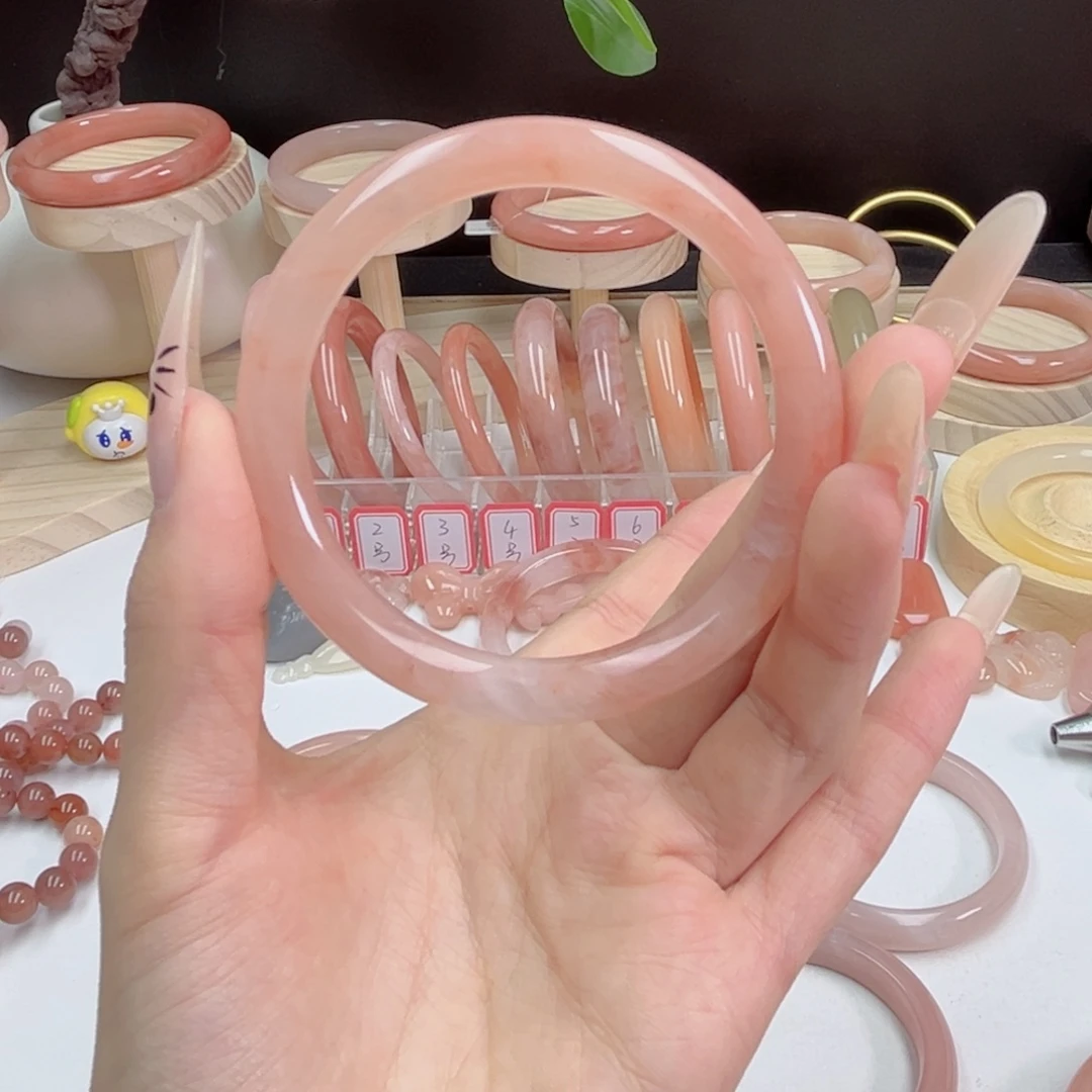 一***.石英质玉未镶嵌手镯