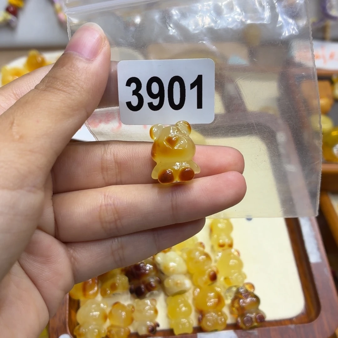 狗****琥珀未镶嵌珠宝奇石