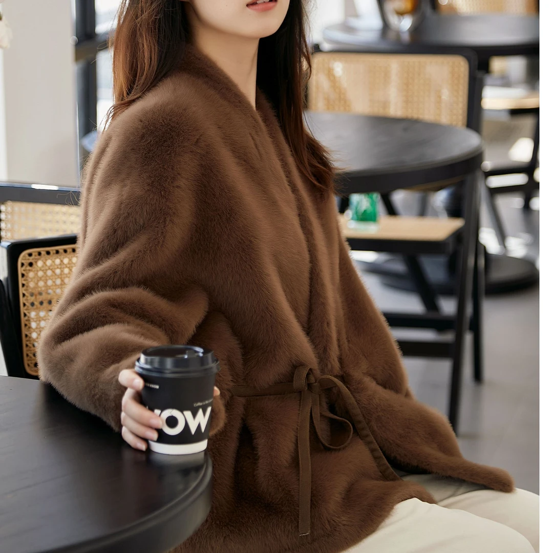 直下摆短款秋冬短外套大衣女女士宽松韩版V领时尚