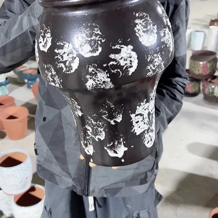 高度33厘米口20厘米