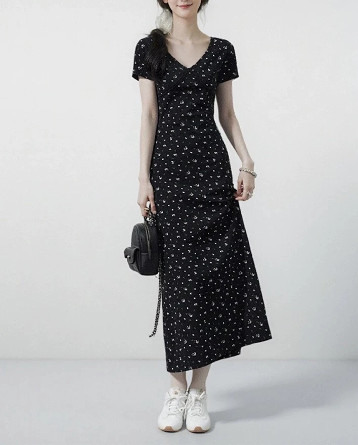 1197韩系复古小碎花显瘦V领时尚针织连衣裙（K013）