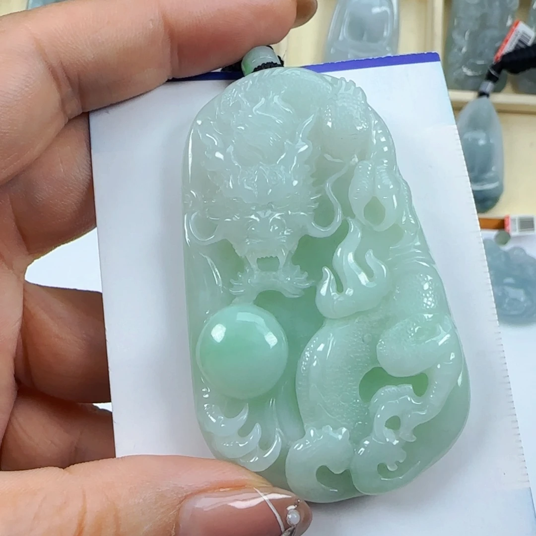 翡翠未镶嵌颈饰