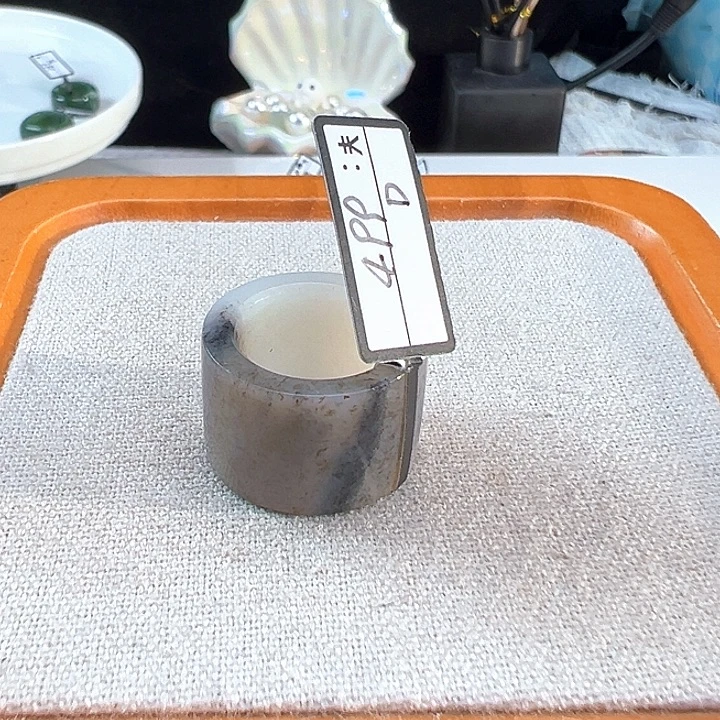 和田玉（糖玉）未镶嵌戒指青花直切