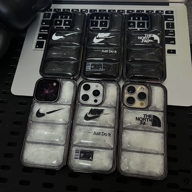 潮牌个性羽绒服马甲适用iphone16promax电镀苹果15/16防摔手机壳