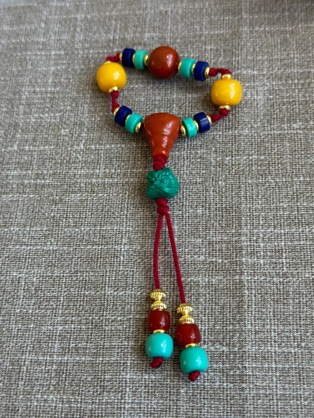 8-10顶珠三通南红腰珠蜜蜡老型套（多样性发其一，散着发）