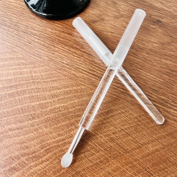 多功能涂药膏小刷子