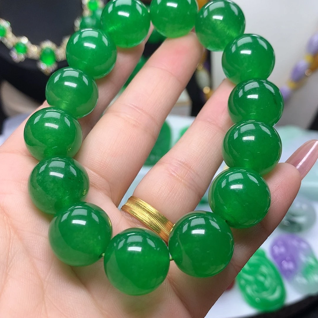 翡翠吊坠(赠链)未镶嵌