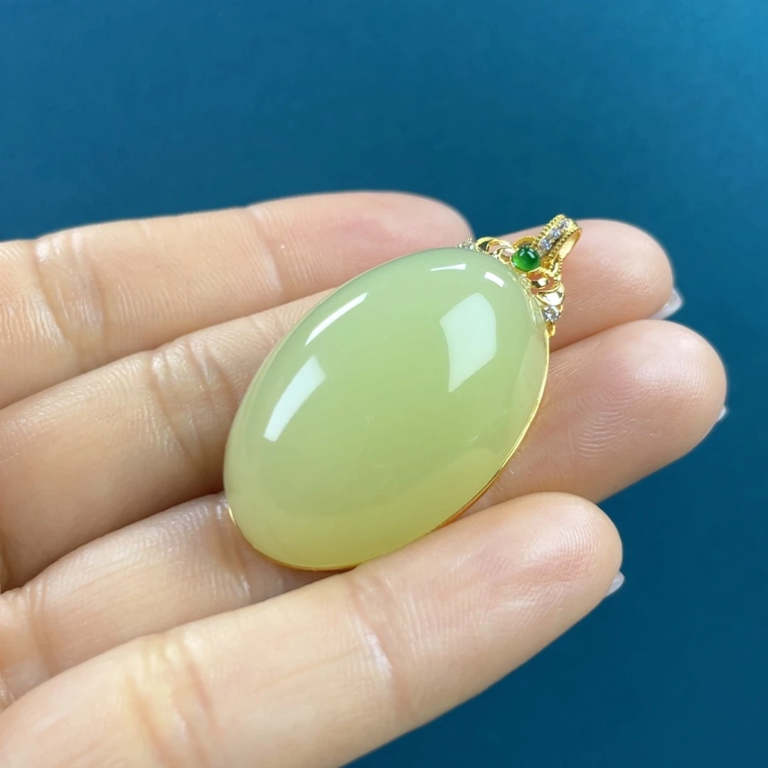 和田玉颈饰18K金镶嵌小***长