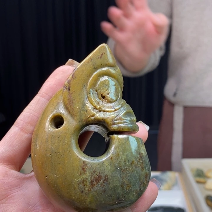 岫岩河磨玉（透闪石质玉）颈饰未镶嵌