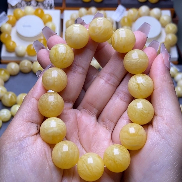 裸石琥珀未镶嵌9