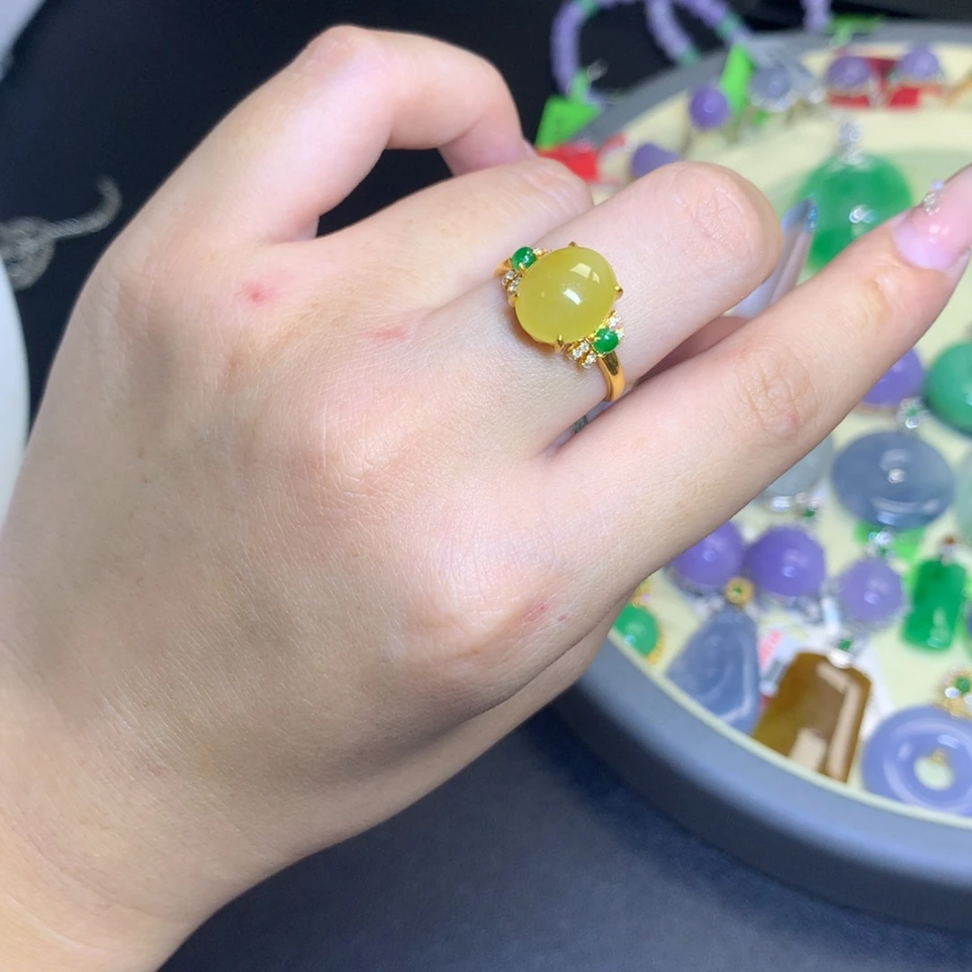 翡翠18K金镶嵌颈饰