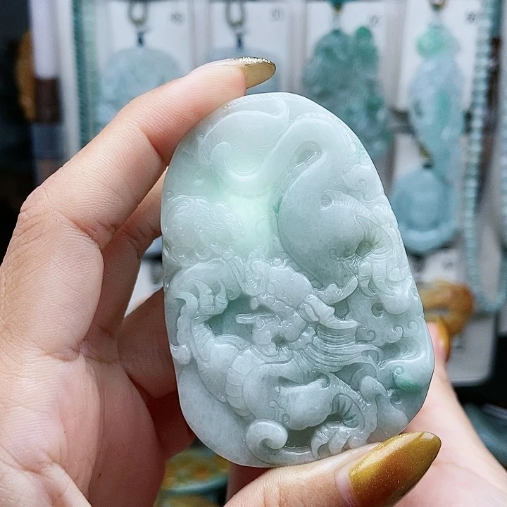 翡翠未镶嵌颈饰翡翠