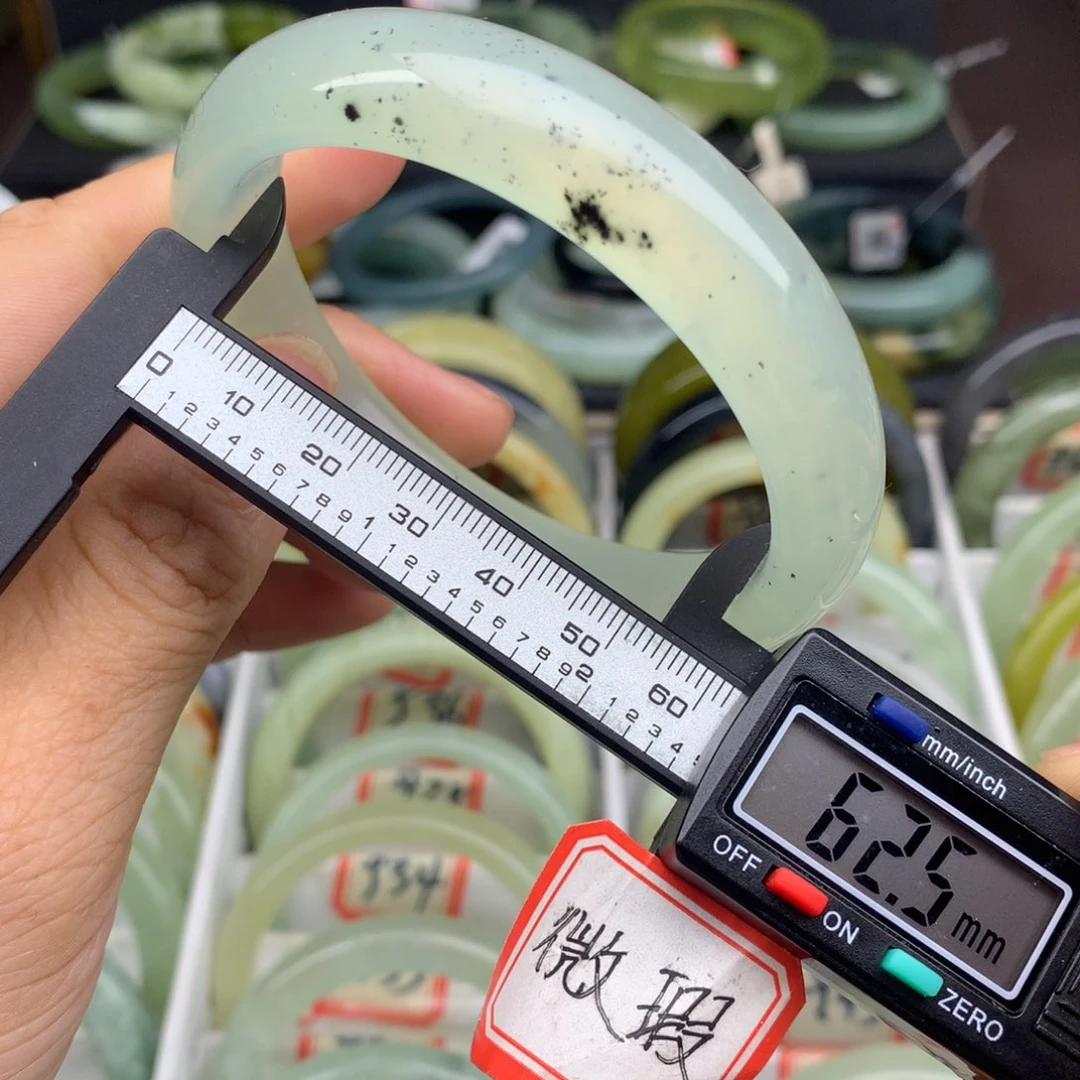 蛇纹石玉未镶嵌手镯958