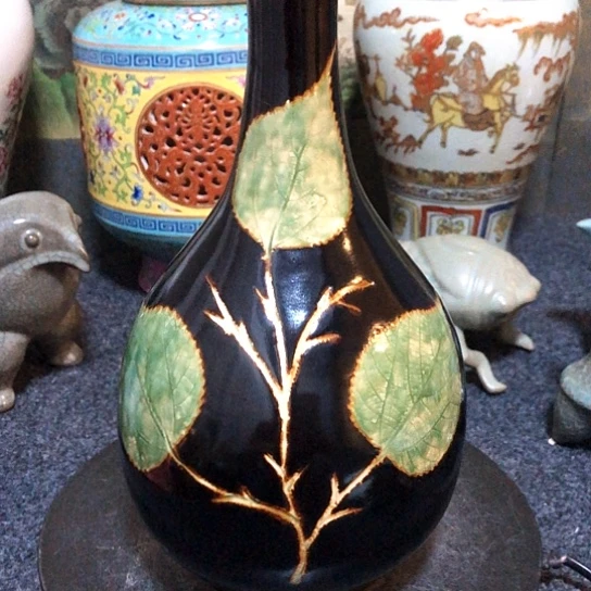 吉州窑瓶子一件，品相完好