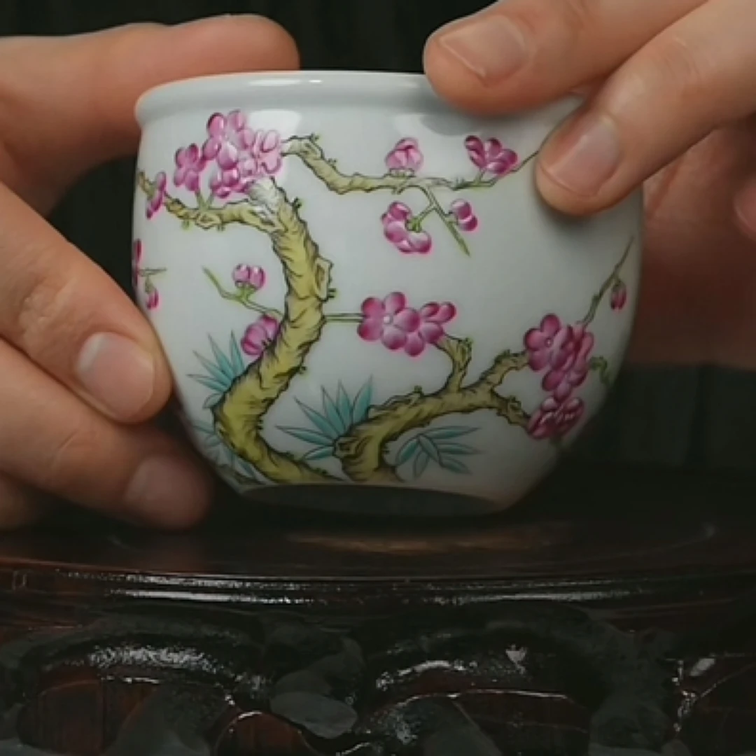 M粉彩梅花图纹案头缸