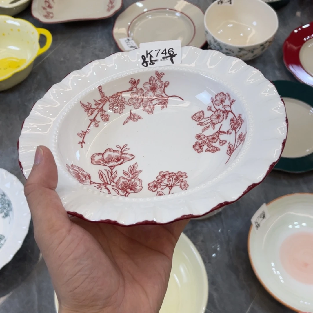 陶瓷微瑕餐具介意勿拍，满18飞！