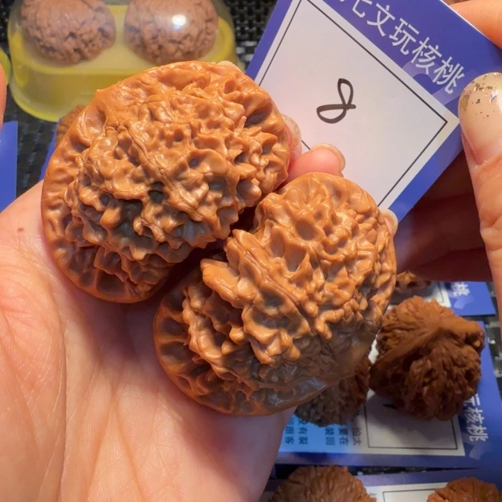 文玩核桃把件毒*?8官帽53