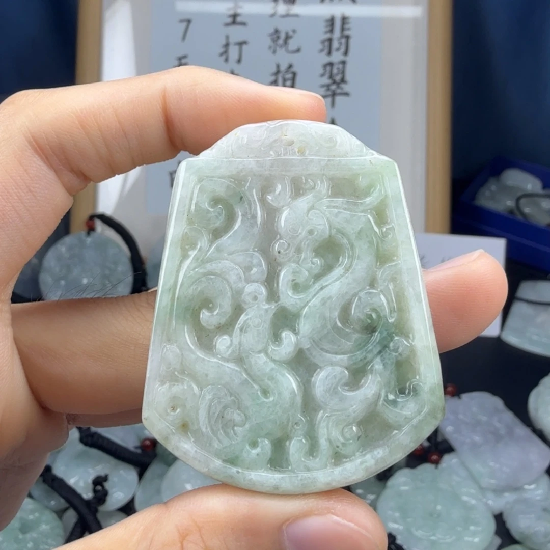 翡翠未镶嵌颈饰翡翠