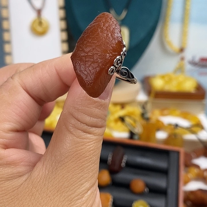 未镶嵌颈饰蜜蜡戒指